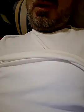 Snapshot of 1talianBeutifulCock chatting on December 5, 10:56 pm 1talianBeutifulCock online show from December 5, 10:56 pm