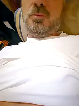 Snapshot of 1talianBeutifulCock chatting on December 7, 10:34 am 1talianBeutifulCock online show from December 7, 10:34 am