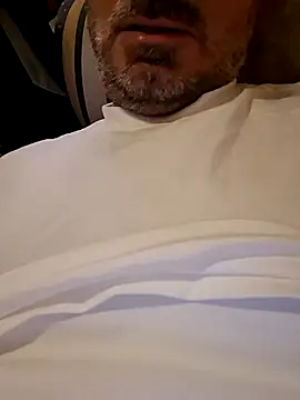 Snapshot of 1talianBeutifulCock chatting on October 22, 12:38 pm 1talianBeutifulCock online show from October 22, 12:38 pm