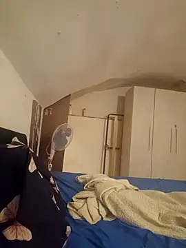 perla97 online show from December 8, 1:14 pm