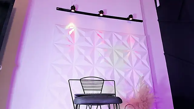 Emilyh  online show from January 22, 1:53 pm