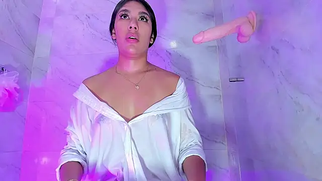 Emilyh  online show from January 25, 2:03 pm