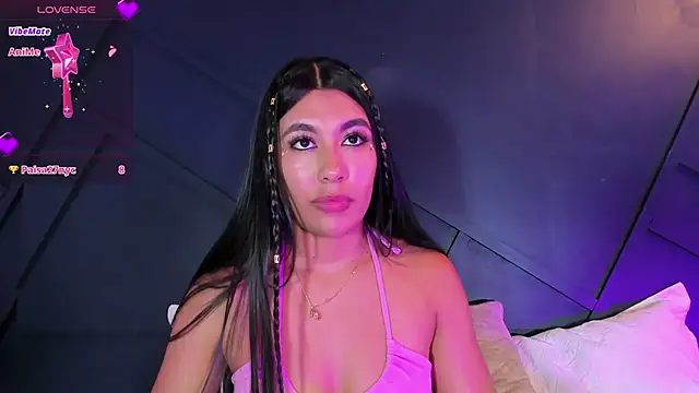 Emilyh  online show from January 27, 2:13 pm