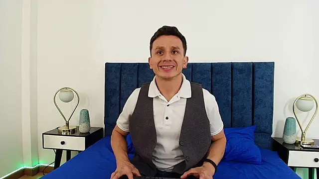 Andrewfalcon online show from March 21, 7:24 pm