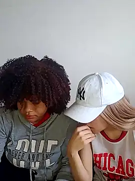 DANIELA MICHEL online show from December 10, 3:01 pm