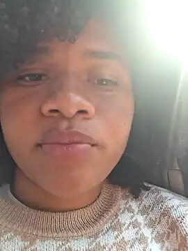 DANIELA MICHEL online show from February 2, 9:23 pm