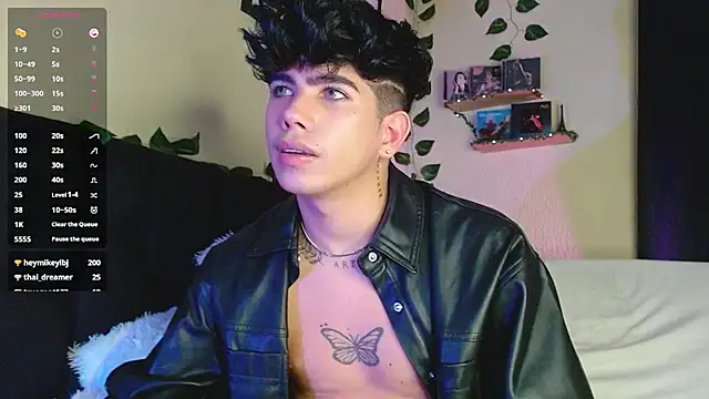 LyleBennett  online show from March 22, 1:52 pm