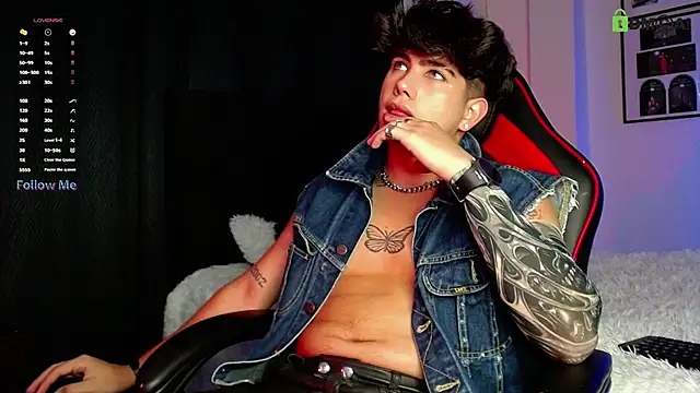 LyleBennett  online show from December 1, 10:53 am