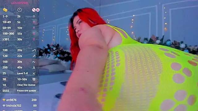 stephaniediaz online show from December 19, 2:02 pm