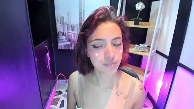 AlliceRosero online show from December 10, 4:45 am