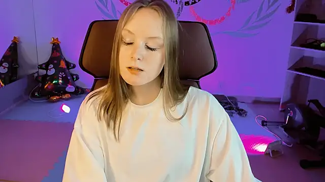 Snapshot of VivienLeeigh chatting on December 26, 8:32 pm VivienLeeigh online show from December 26, 8:32 pm