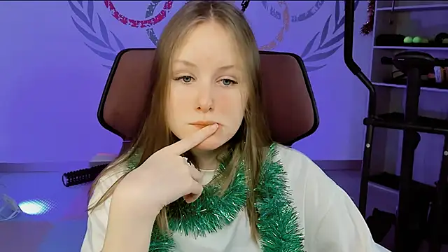 Snapshot of VivienLeeigh chatting on December 31, 5:11 am VivienLeeigh online show from December 31, 5:11 am