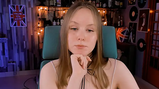 Snapshot of VivienLeeigh chatting on January 14, 4:18 pm VivienLeeigh online show from January 14, 4:18 pm