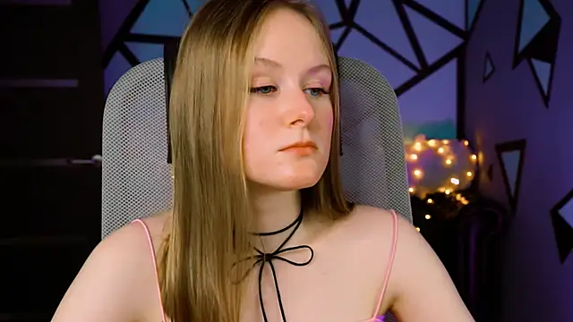 Snapshot of VivienLeeigh chatting on January 19, 12:17 pm VivienLeeigh online show from January 19, 12:17 pm