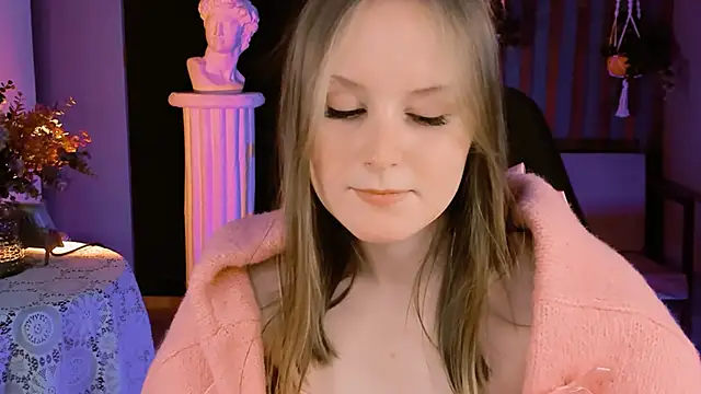 Snapshot of VivienLeeigh chatting on January 24, 7:18 pm VivienLeeigh online show from January 24, 7:18 pm