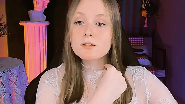 Snapshot of VivienLeeigh chatting on February 5, 4:14 pm VivienLeeigh online show from February 5, 4:14 pm