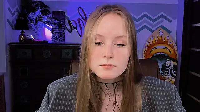 Snapshot of VivienLeeigh chatting on February 23, 9:11 am VivienLeeigh online show from February 23, 9:11 am