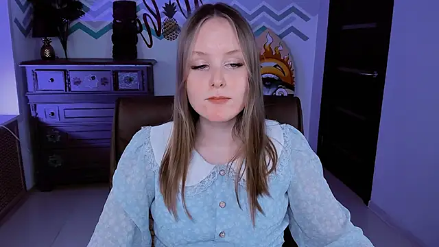 Snapshot of VivienLeeigh chatting on March 13, 8:11 pm VivienLeeigh online show from March 13, 8:11 pm