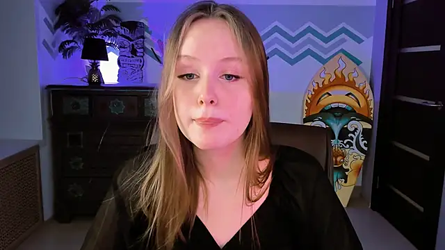 Snapshot of VivienLeeigh chatting on March 22, 9:24 am VivienLeeigh online show from March 22, 9:24 am