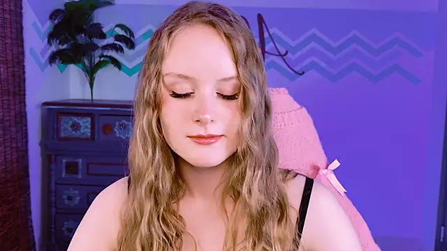 Snapshot of VivienLeeigh chatting on October 22, 4:40 pm VivienLeeigh online show from October 22, 4:40 pm