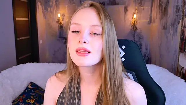 Snapshot of VivienLeeigh chatting on November 20, 9:09 am VivienLeeigh online show from November 20, 9:09 am