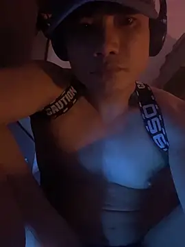 Snapshot of TaiwanSlutBitch chatting on December 2, 7:03 am TaiwanSlutBitch online show from December 2, 7:03 am