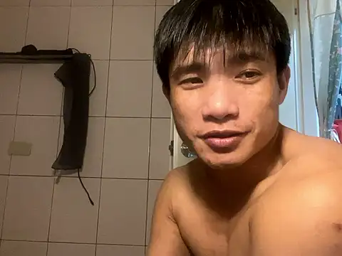 Snapshot of TaiwanSlutBitch chatting on December 2, 9:17 pm TaiwanSlutBitch online show from December 2, 9:17 pm