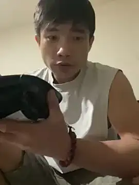 Snapshot of TaiwanSlutBitch chatting on December 3, 4:17 pm TaiwanSlutBitch online show from December 3, 4:17 pm