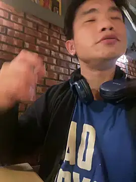 Snapshot of TaiwanSlutBitch chatting on December 4, 3:10 pm TaiwanSlutBitch online show from December 4, 3:10 pm