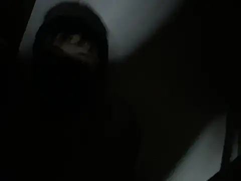 Snapshot of TaiwanSlutBitch chatting on December 4, 10:41 pm TaiwanSlutBitch online show from December 4, 10:41 pm