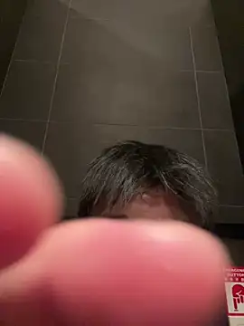 Snapshot of TaiwanSlutBitch chatting on December 13, 9:02 am TaiwanSlutBitch online show from December 13, 9:02 am