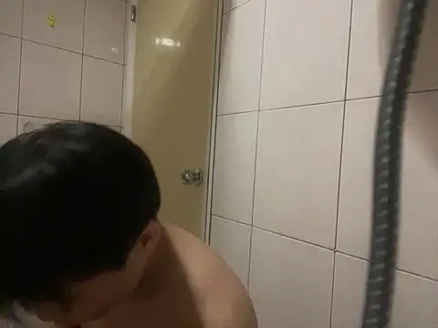 Snapshot of TaiwanSlutBitch chatting on December 13, 8:37 pm TaiwanSlutBitch online show from December 13, 8:37 pm