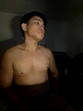 Snapshot of TaiwanSlutBitch chatting on October 3, 2:41 am TaiwanSlutBitch online show from October 3, 2:41 am