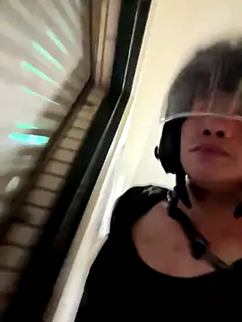 Snapshot of TaiwanSlutBitch chatting on October 17, 2:04 am TaiwanSlutBitch online show from October 17, 2:04 am