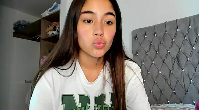 AriaMontgomery online show from December 13, 12:42 am