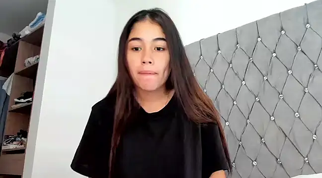 AriaMontgomery online show from December 17, 7:37 pm