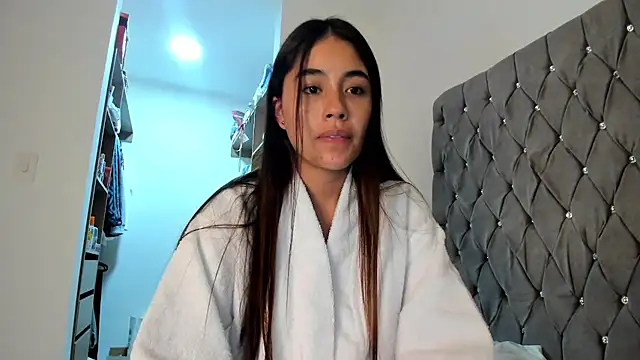 AriaMontgomery online show from December 22, 6:17 am