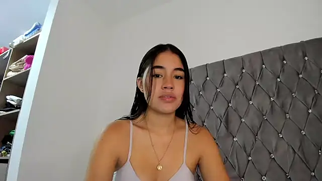 AriaMontgomery online show from December 30, 11:28 pm