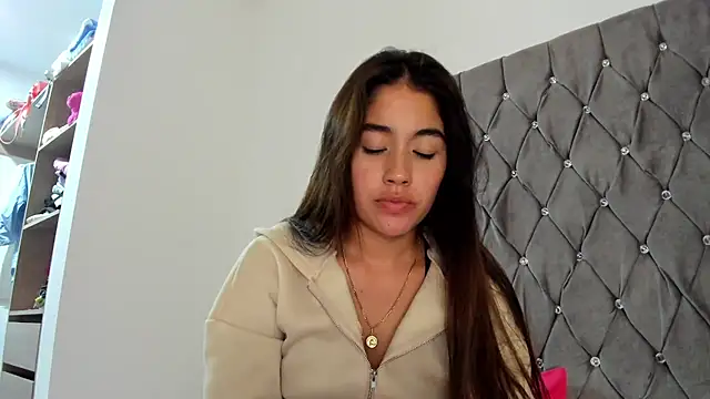 AriaMontgomery online show from January 4, 9:32 am