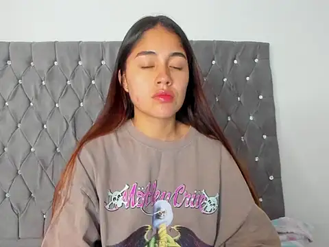 AriaMontgomery online show from September 13, 2:33 am