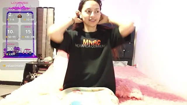 holy juli online show from February 23, 5:34 am