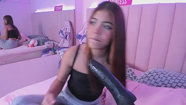 KellyOlsenbe online show from March 11, 2:43 am