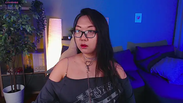 Marine Vact online show from March 22, 5:31 pm