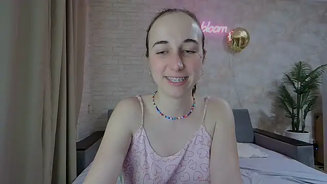 Snapshot of Anika_bloom chatting on February 20, 10:59 pm Anika bloom online show from February 20, 10:59 pm