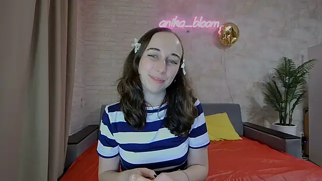 Snapshot of Anika_bloom chatting on February 25, 2:47 am Anika bloom online show from February 25, 2:47 am