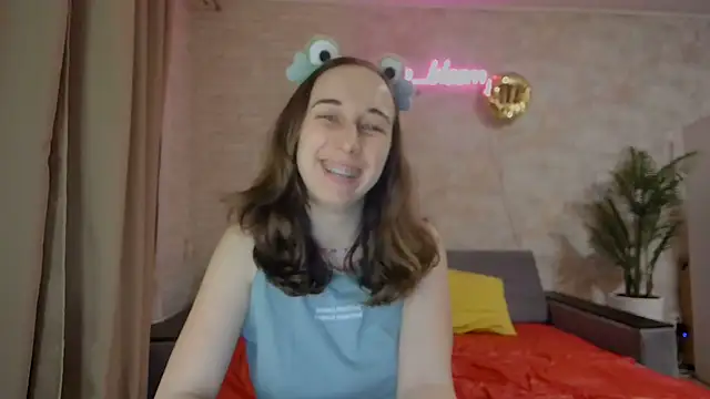 Snapshot of Anika_bloom chatting on March 2, 2:30 am Anika bloom online show from March 2, 2:30 am