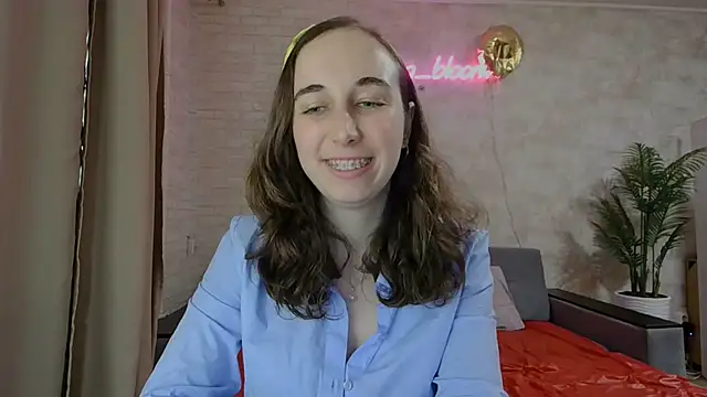 Snapshot of Anika_bloom chatting on March 4, 8:13 am Anika bloom online show from March 4, 8:13 am