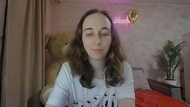 Snapshot of Anika_bloom chatting on March 7, 2:57 am Anika bloom online show from March 7, 2:57 am