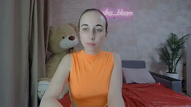 Snapshot of Anika_bloom chatting on March 11, 3:37 am Anika bloom online show from March 11, 3:37 am