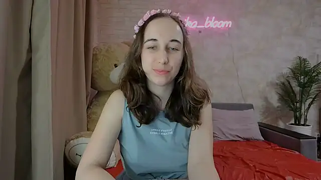 Snapshot of Anika_bloom chatting on March 12, 8:10 pm Anika bloom online show from March 12, 8:10 pm